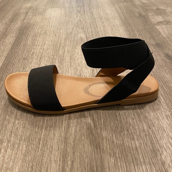 *SOLD* Abound Sylvie Sandal size 8 *NWT* - Picture 2 of 9